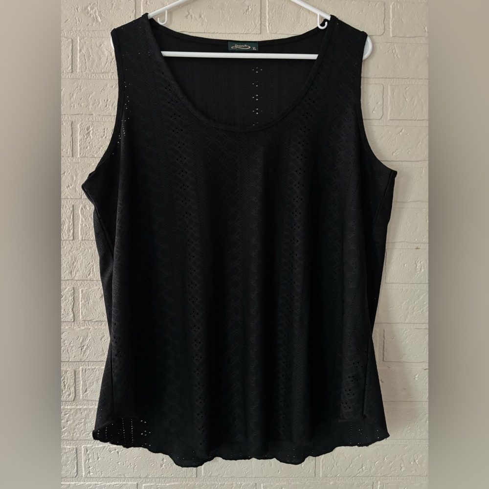 Chic Black Sleeveless Tank Top